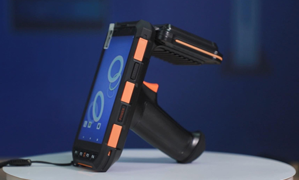 PDA數據采集器用于服裝行業，掃二維碼、條形碼出入庫盤點