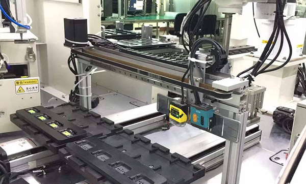 生產(chǎn)線效率低下？二維碼固定式掃描器3秒解決條碼漏掃難題！