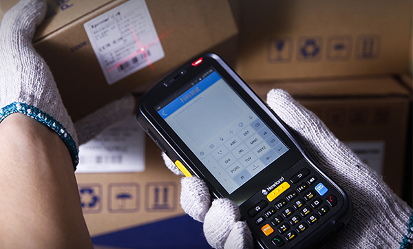 pda采集終端掃產品上的二維碼讀取信息