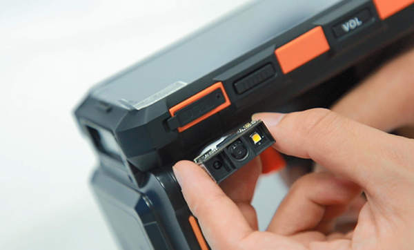 一維二維掃描頭嵌入PDA設備，集成高性能掃碼解決方案