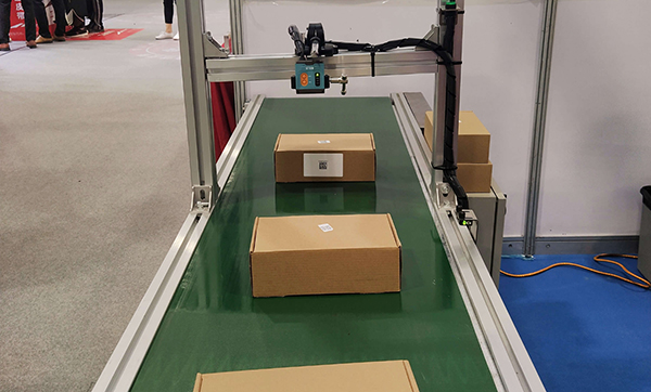 固定式掃碼器，用于流水線掃工件上的碼